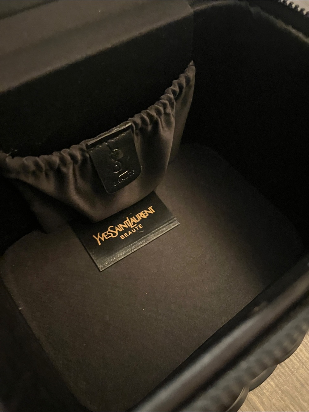 YSL Beaute Cosmetic Case - Picture 9 of 14